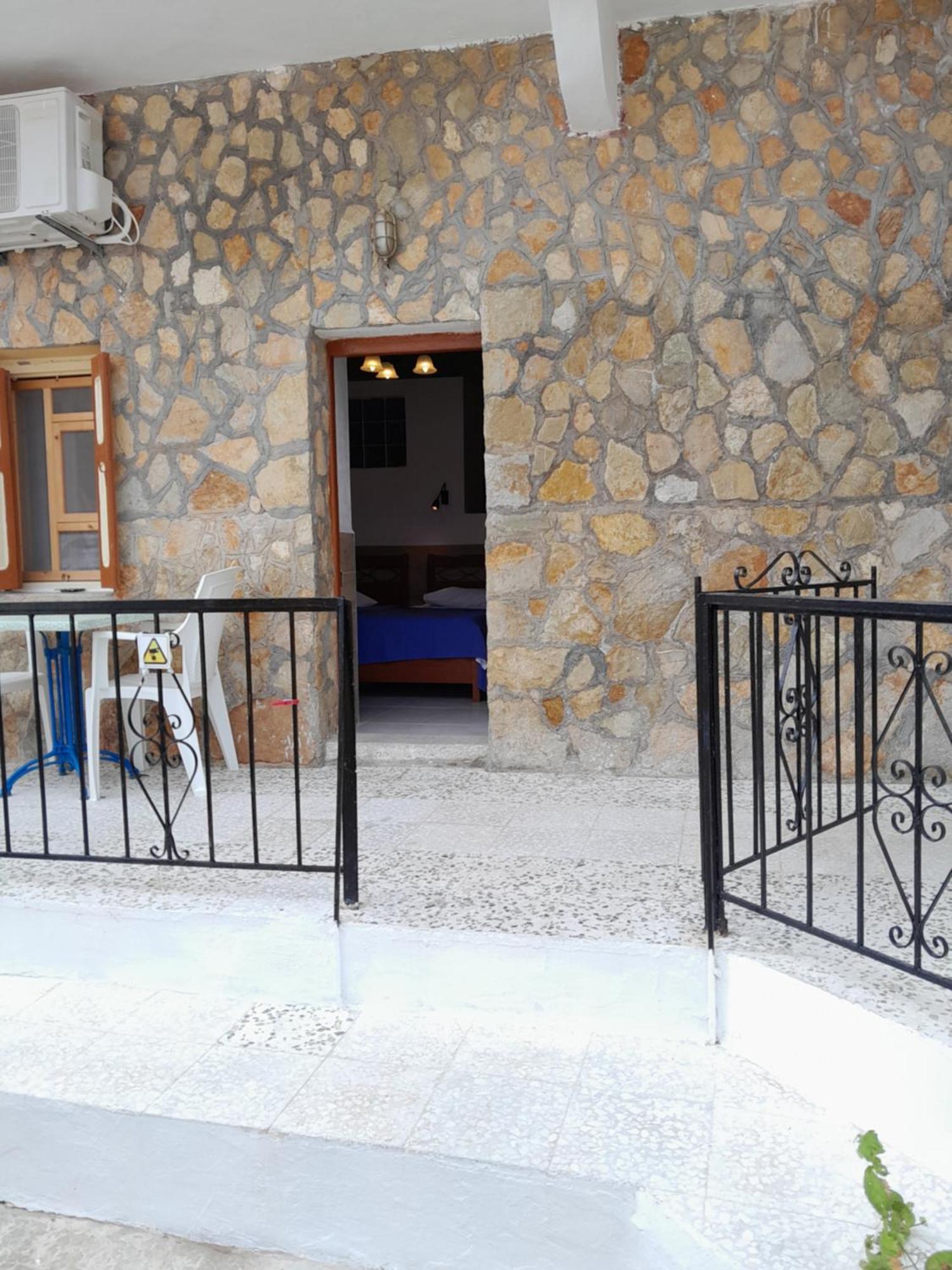 "Aris" Sevasti Symi Studios Zewnętrze zdjęcie